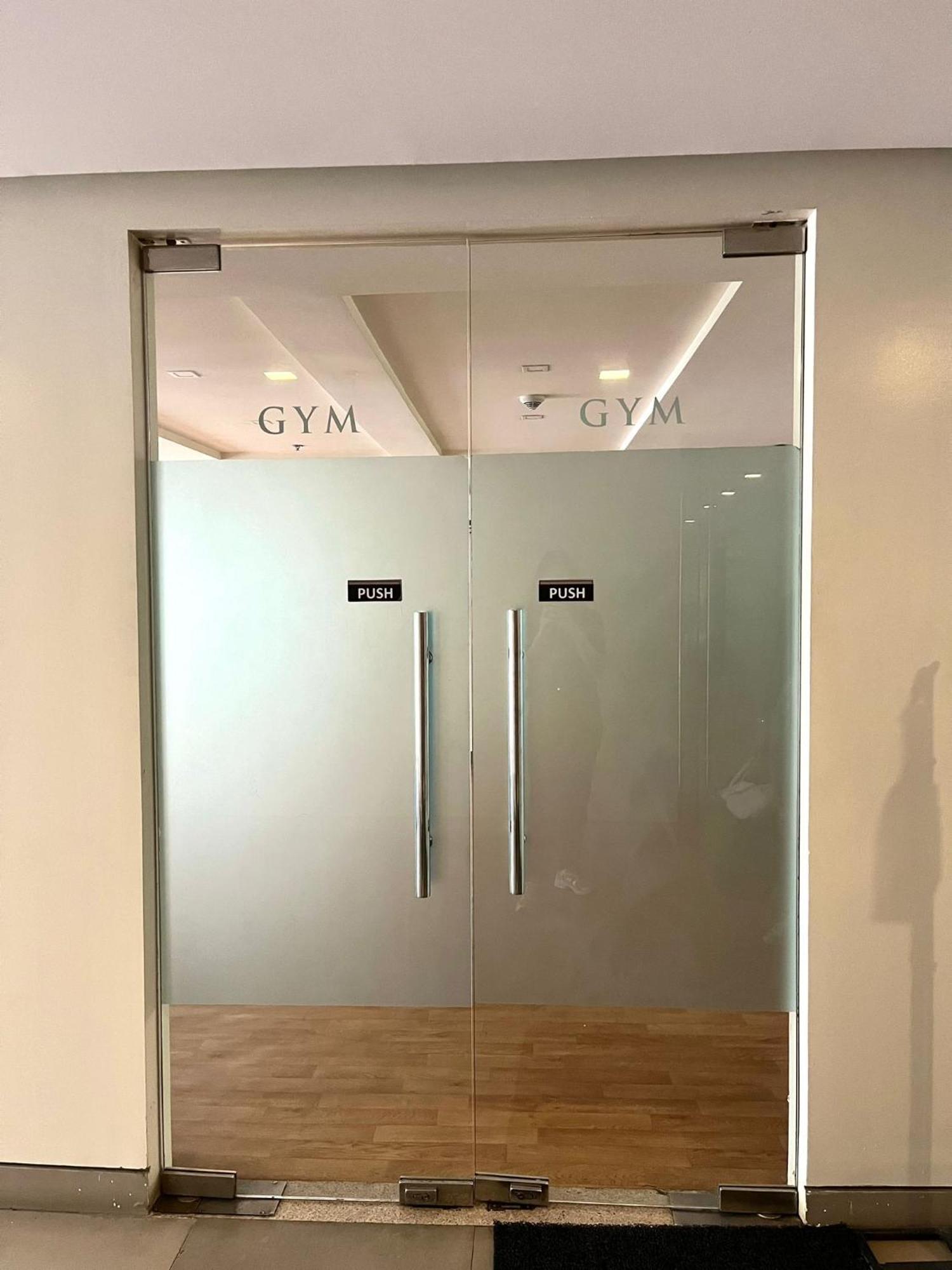 Studio At 81 Newport Boulevard Near Naia With Free Access To All Amenities Up To 2 Pax Manila Exterior foto