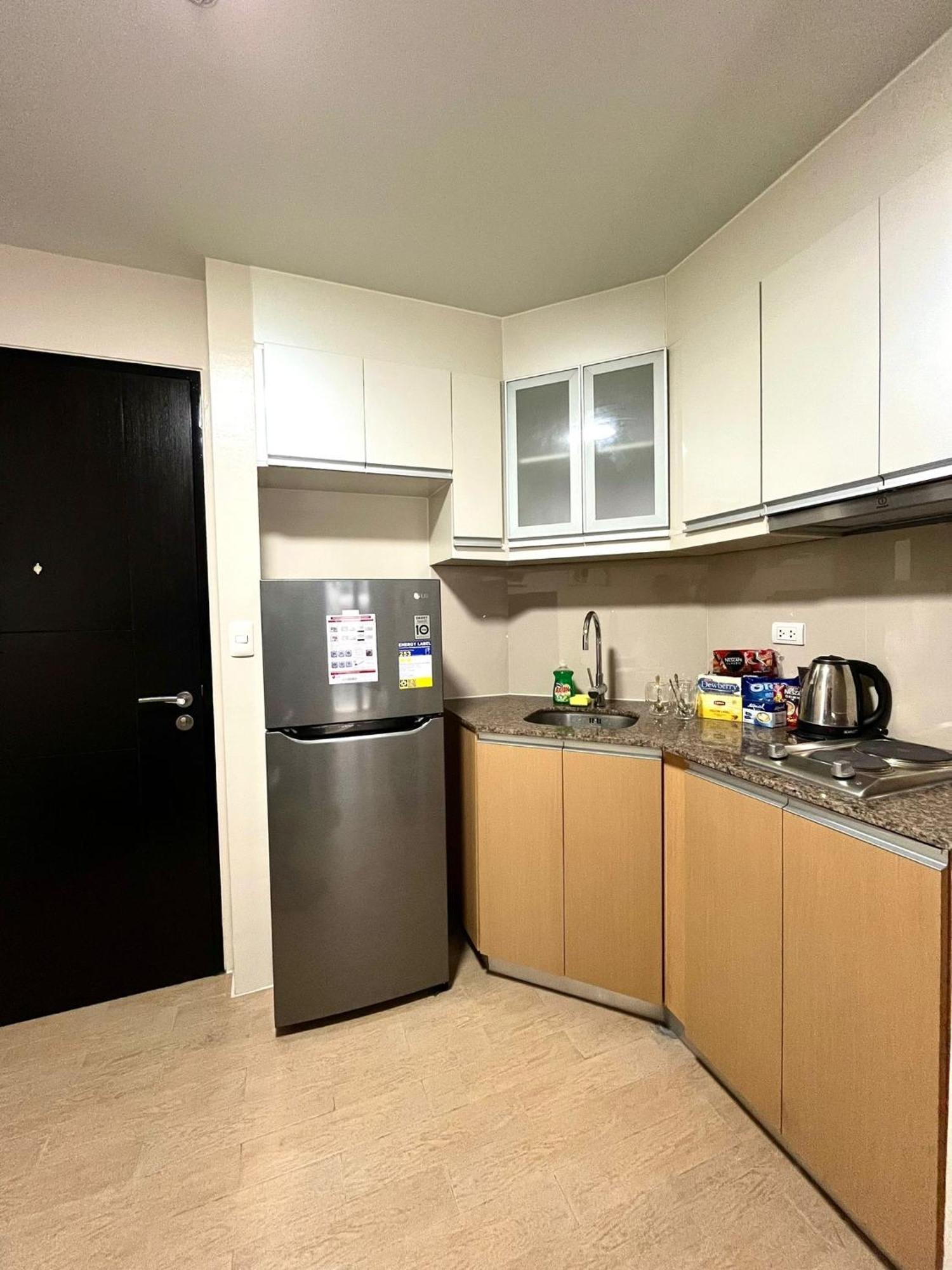 Studio At 81 Newport Boulevard Near Naia With Free Access To All Amenities Up To 2 Pax Manila Exterior foto